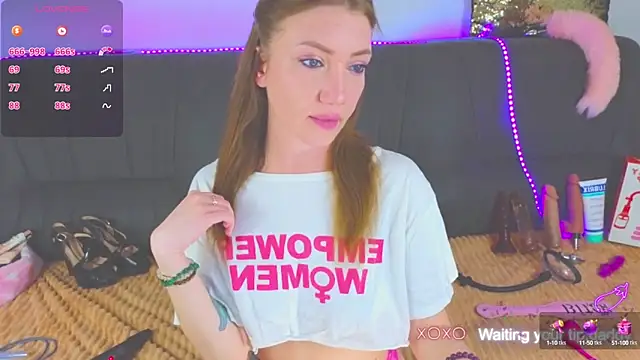 Snapshot of AlexaStoun chatting on 03.19.25 AlexaStoun online show from 03.19.25