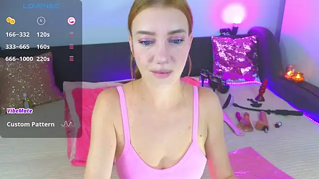 Snapshot of AlexaStoun chatting on 09.29.25 AlexaStoun online show from 09.29.25