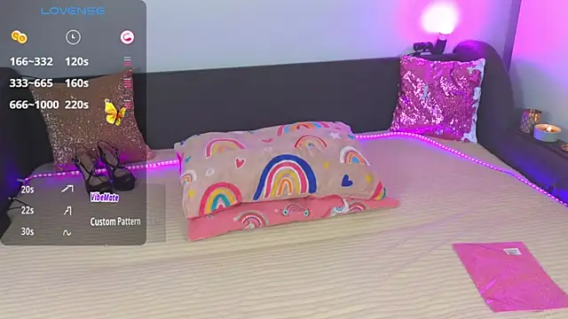 Snapshot of AlexaStoun chatting on 10.06.25 AlexaStoun online show from 10.06.25