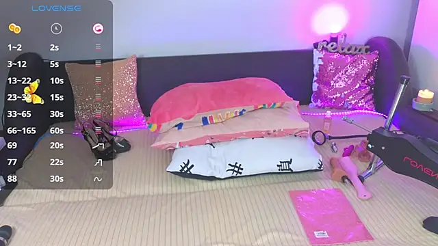 Snapshot of AlexaStoun chatting on 10.13.25 AlexaStoun online show from 10.13.25