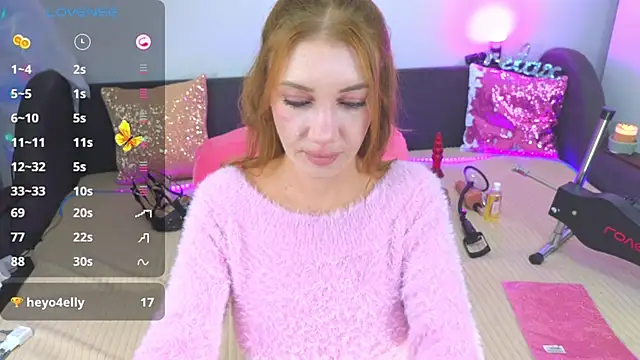 Snapshot of AlexaStoun chatting on 10.15.25 AlexaStoun online show from 10.15.25