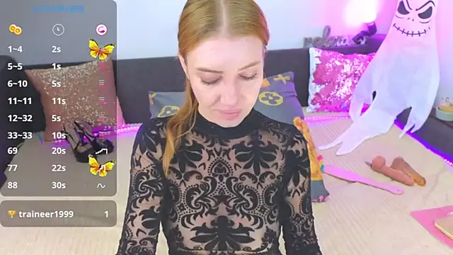 Snapshot of AlexaStoun chatting on 10.29.25 AlexaStoun online show from 10.29.25