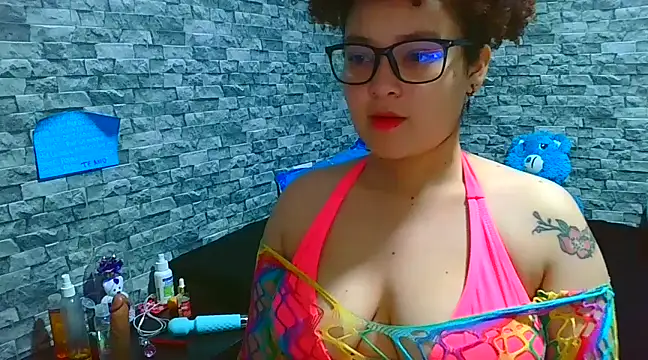 Snapshot of vanellope12 chatting on 12.20.24 vanellope12 online show from 12.20.24