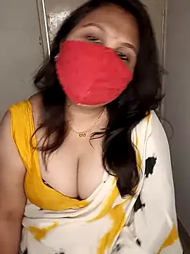 Snapshot of Love-priya chatting on 02.01.25 Love-priya online show from 02.01.25