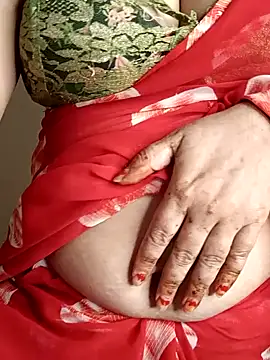 Snapshot of Love-priya chatting on 02.05.25 Love-priya online show from 02.05.25