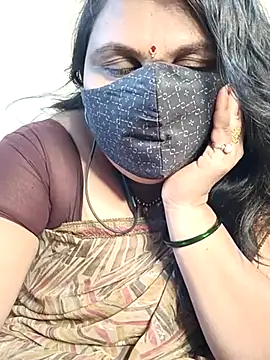 Snapshot of Love-priya chatting on 02.15.25 Love-priya online show from 02.15.25