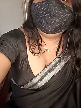 Snapshot of Love-priya chatting on 02.19.25 Love-priya online show from 02.19.25