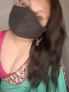 Snapshot of Love-priya chatting on 03.22.25 Love-priya online show from 03.22.25