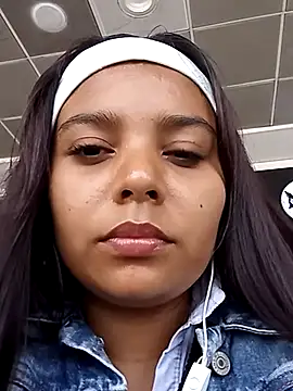 Snapshot of stefanie010 chatting on 02.19.25 stefanie010 online show from 02.19.25