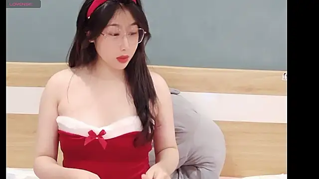 Snapshot of Chuppa_Chup chatting on 12.24.24 Chuppa Chup online show from 12.24.24