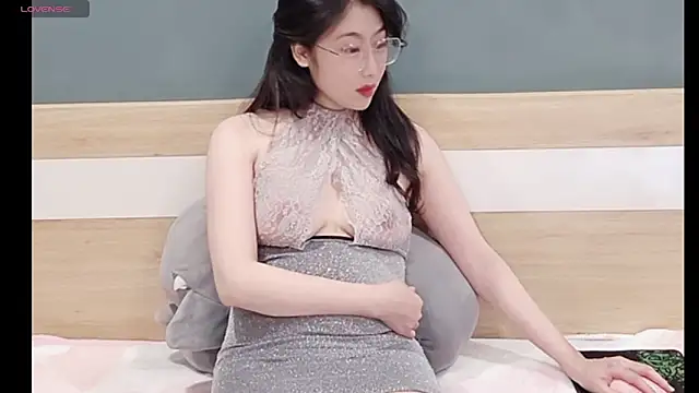 Snapshot of Chuppa_Chup chatting on 12.30.24 Chuppa Chup online show from 12.30.24