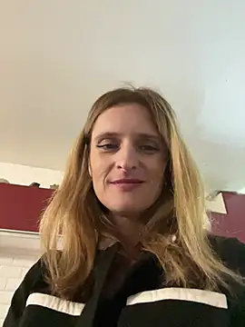Snapshot of Katerina177 chatting on 12.14.24 Katerina177 online show from 12.14.24
