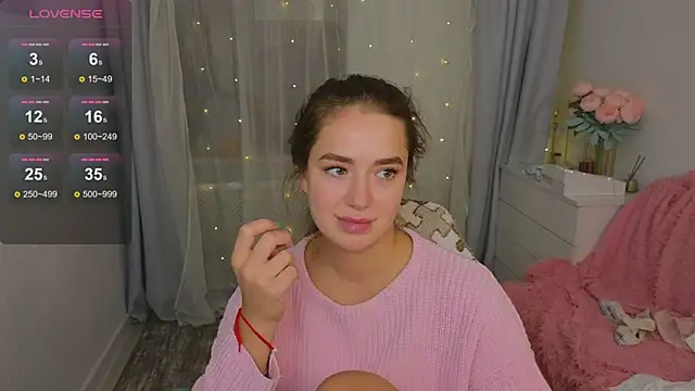 Snapshot of LovelyJessie chatting on 03.18.25 LovelyJessie online show from 03.18.25