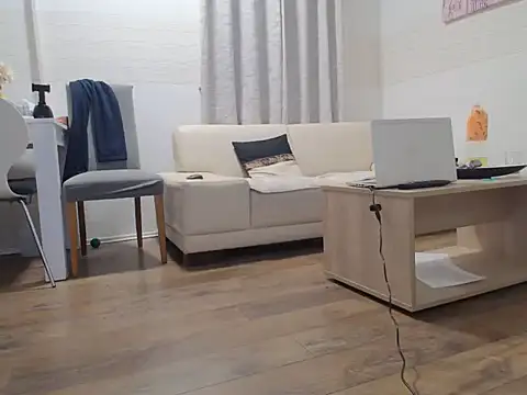 Snapshot of HungarianVersdad chatting on 11.12.25 HungarianVersdad online show from 11.12.25