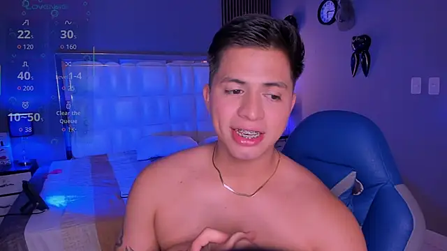 Snapshot of Niicky1_ chatting on 10.04.25 Niicky1  online show from 10.04.25