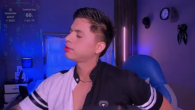 Snapshot of Niicky1_ chatting on 10.05.25 Niicky1  online show from 10.05.25