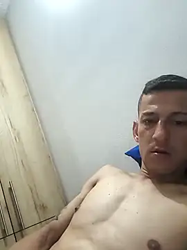 Snapshot of JoseHosther20@xh chatting on 10.19.25 JoseHosther20xh online show from 10.19.25