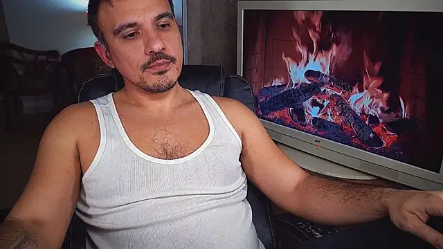 Snapshot of officeman7 chatting on 12.31.24 officeman7 online show from 12.31.24