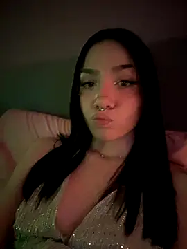 Snapshot of ShannonShanny chatting on 10.12.25 ShannonShanny online show from 10.12.25