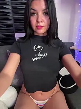 Snapshot of FoxyMx chatting on 02.03.25 FoxyMx online show from 02.03.25