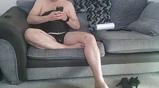 Snapshot of Safaslave chatting on 03.17.25 Safaslave online show from 03.17.25