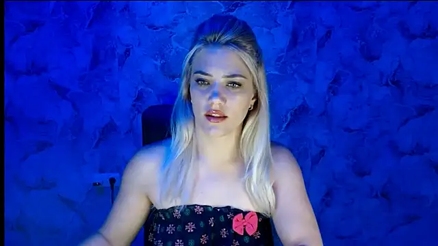 Snapshot of nika_gold1 chatting on 09.10.25 nika gold1 online show from 09.10.25