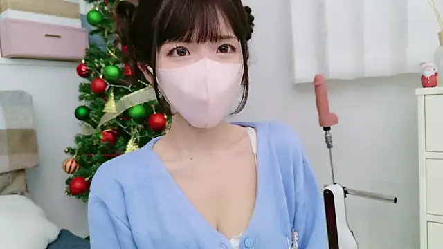 Snapshot of -minami- chatting on 12.04.24 -minami- online show from 12.04.24