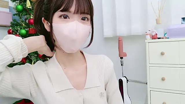 Snapshot of -minami- chatting on 12.16.24 -minami- online show from 12.16.24