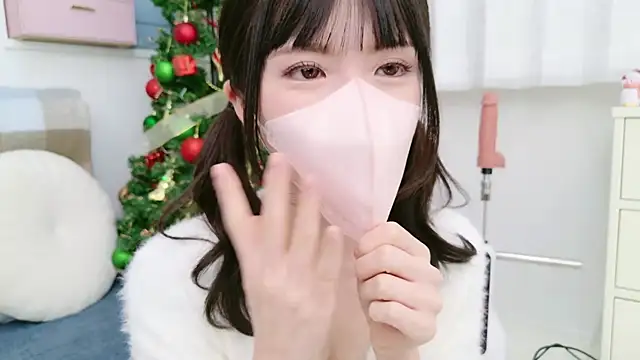 Snapshot of -minami- chatting on 12.18.24 -minami- online show from 12.18.24