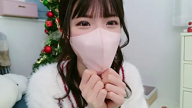 Snapshot of -minami- chatting on 12.22.24 -minami- online show from 12.22.24
