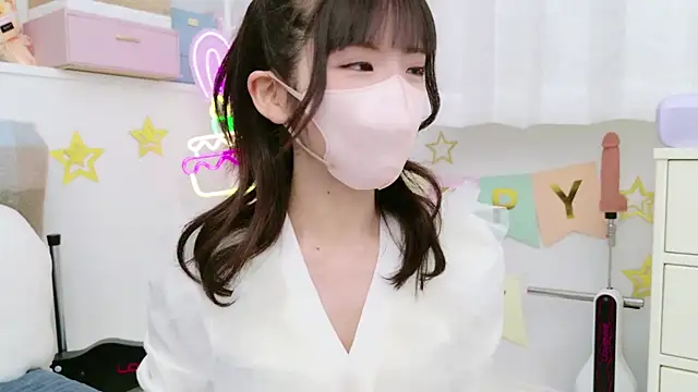 Snapshot of -minami- chatting on 01.27.25 -minami- online show from 01.27.25