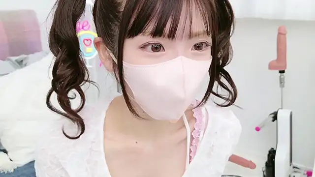 Snapshot of -minami- chatting on 02.28.25 -minami- online show from 02.28.25