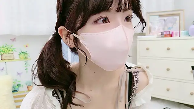 Snapshot of -minami- chatting on 10.07.25 -minami- online show from 10.07.25