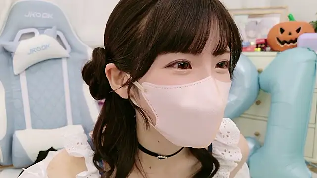 Snapshot of -minami- chatting on 11.01.25 -minami- online show from 11.01.25