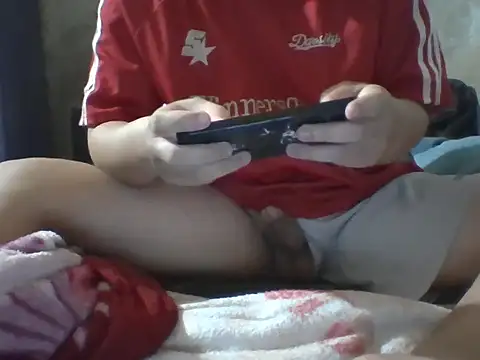 Snapshot of Yuta8_8 chatting on 10.29.25 Yuta8 8 online show from 10.29.25