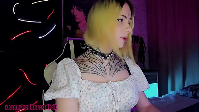 Snapshot of snake__bites chatting on 09.26.25 snake bites online show from 09.26.25