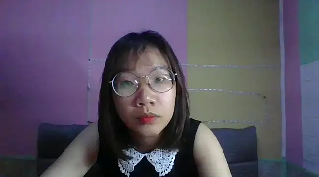 Snapshot of Nanoko chatting on 12.07.24 Nanoko online show from 12.07.24