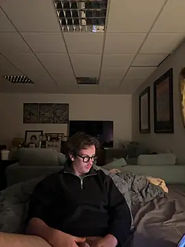 Snapshot of hardmecl chatting on 01.12.25 hardmecl online show from 01.12.25