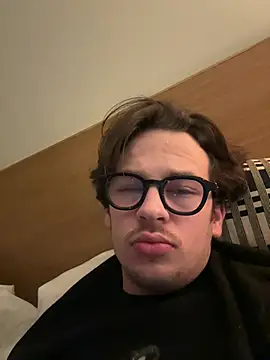 Snapshot of hardmecl chatting on 03.12.25 hardmecl online show from 03.12.25