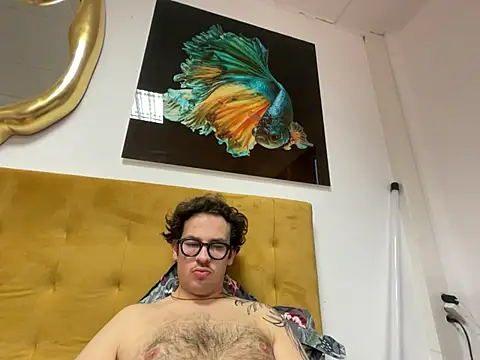 Snapshot of hardmecl chatting on 03.21.25 hardmecl online show from 03.21.25