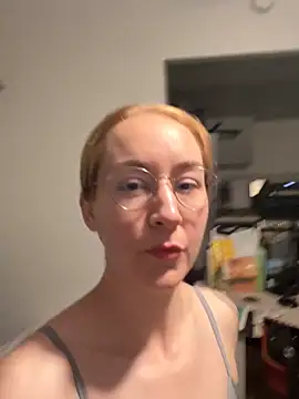 Snapshot of ketarisenup chatting on 09.22.25 ketarisenup online show from 09.22.25