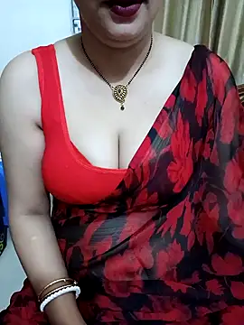 Snapshot of Priya_Boudi chatting on 02.08.25 Priya Boudi online show from 02.08.25