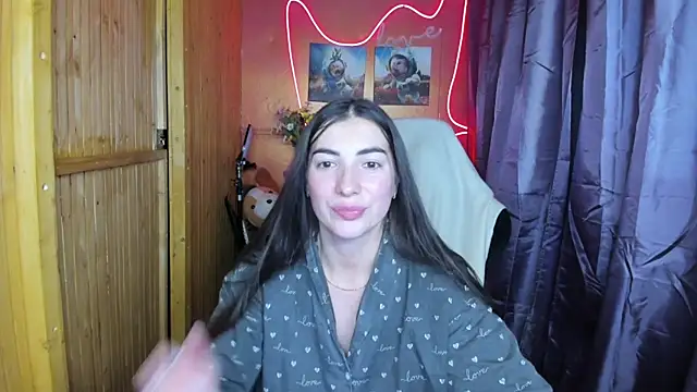 Snapshot of Fiery_Brunette_ chatting on 12.26.24 Fiery Brunette online show from 12.26.24