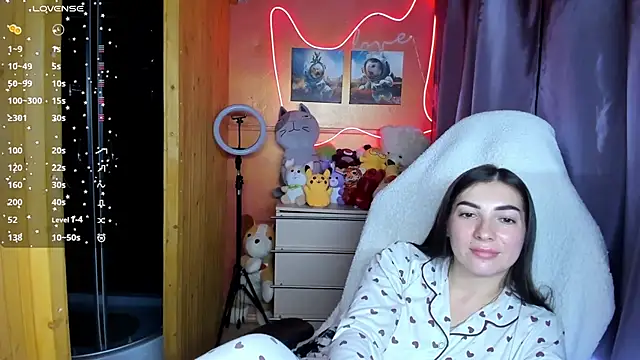 Snapshot of Fiery_Brunette_ chatting on 09.20.25 Fiery Brunette online show from 09.20.25