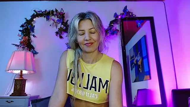 Snapshot of alana_valdiri chatting on 12.29.24 alana valdiri online show from 12.29.24