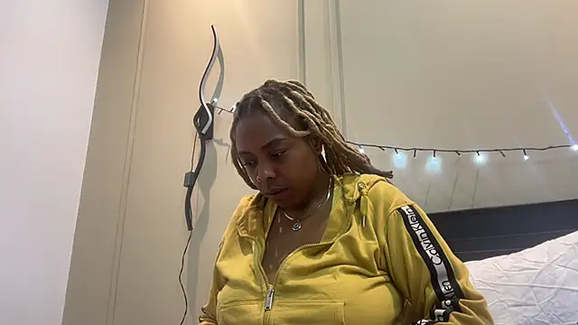 ChocolateCakeQueen online show from 01.14.25