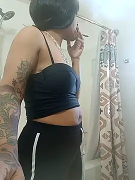 Snapshot of mariah2299 chatting on 10.17.25 mariah2299 online show from 10.17.25