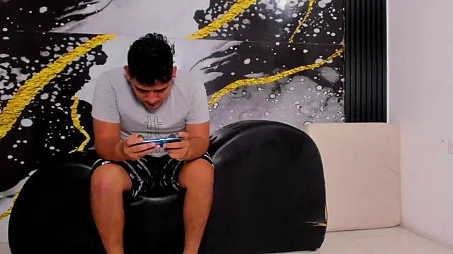 Snapshot of sweethot___ chatting on 09.08.25 sweethot online show from 09.08.25