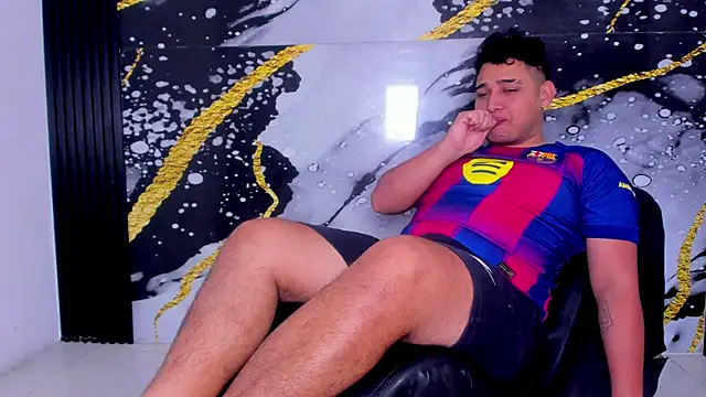 Snapshot of sweethot___ chatting on 09.28.25 sweethot online show from 09.28.25