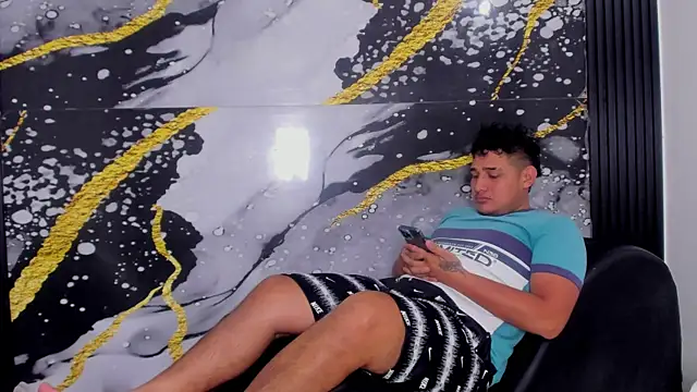 Snapshot of sweethot___ chatting on 10.03.25 sweethot online show from 10.03.25